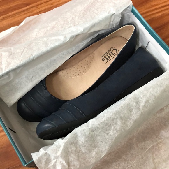 NWB Cliffs by White Mountain Clara Flats - Picture 7 of 8